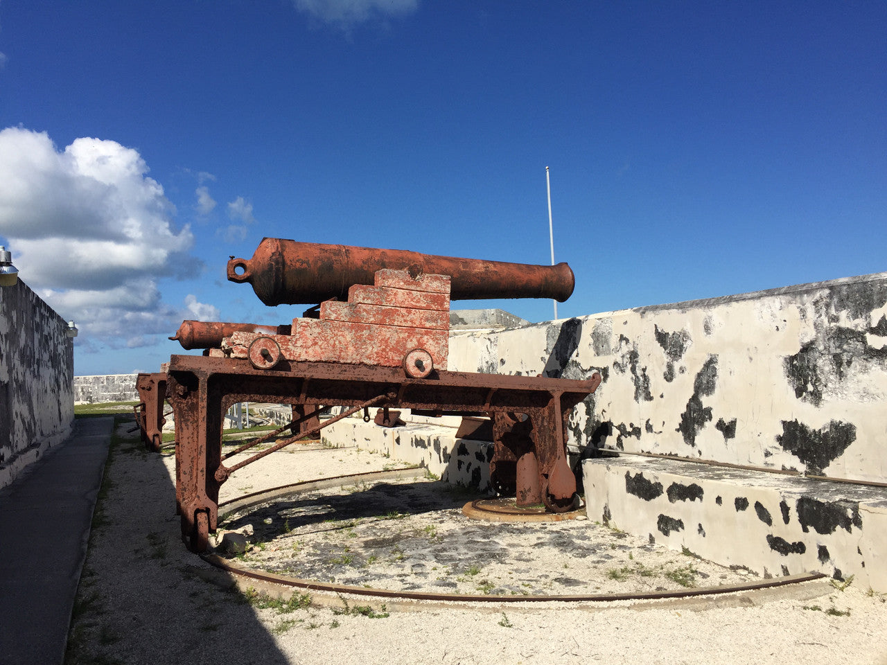 Private Accessible 3 Hour Pirate Museum and Fort Charlotte Tour